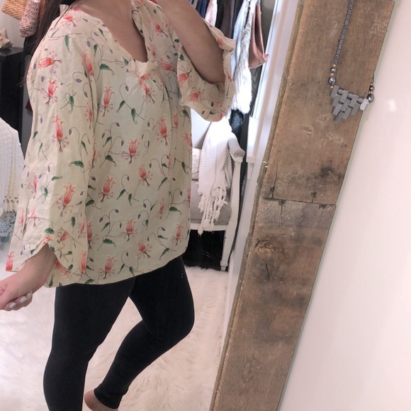 HD in Paris Anthropologie size 8 tan floral boho top - Picture 3 of 8